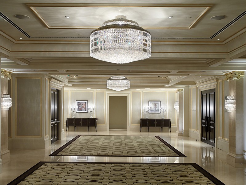 Hotel Chandelier With Humanized Design